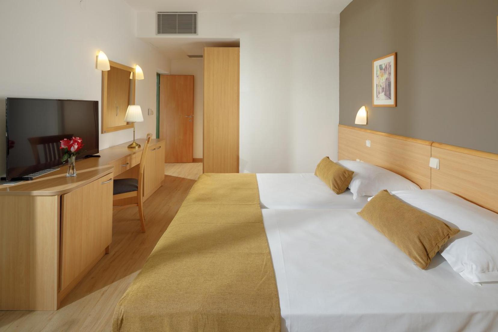 Hotel Aurora Plava Laguna Umago Esterno foto