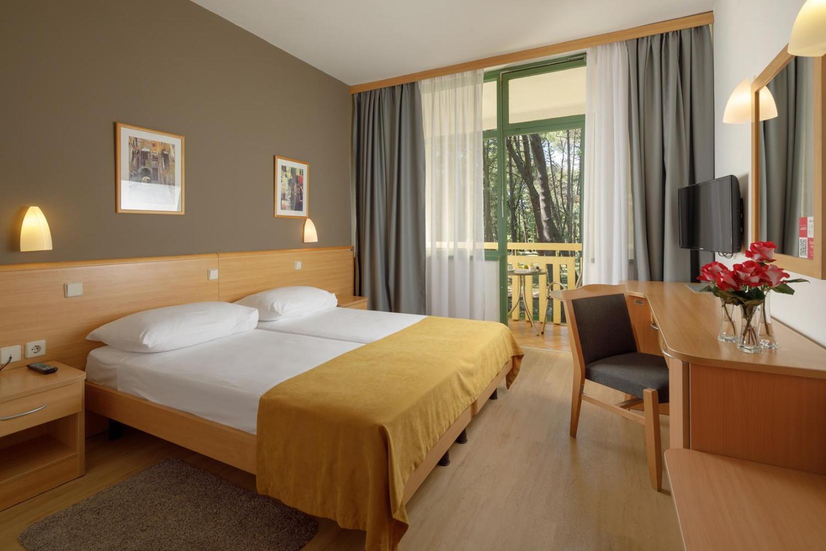 Hotel Aurora Plava Laguna Umago Esterno foto