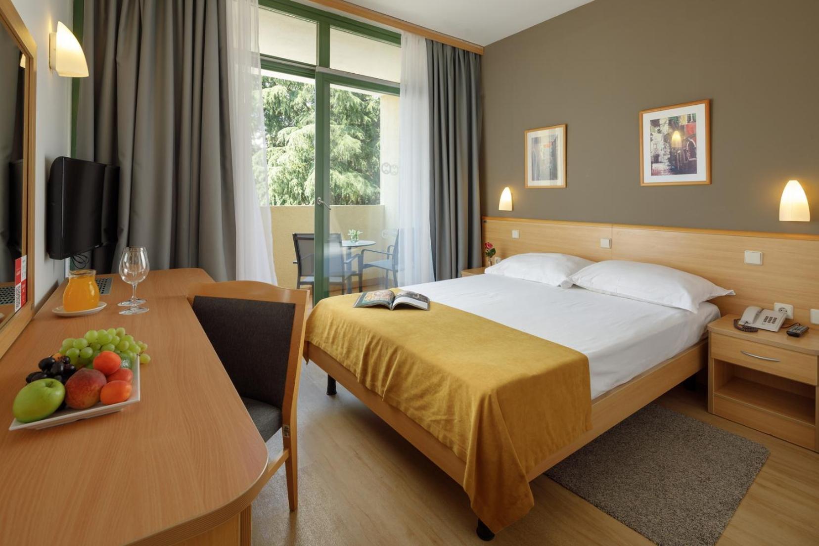 Hotel Aurora Plava Laguna Umago Esterno foto