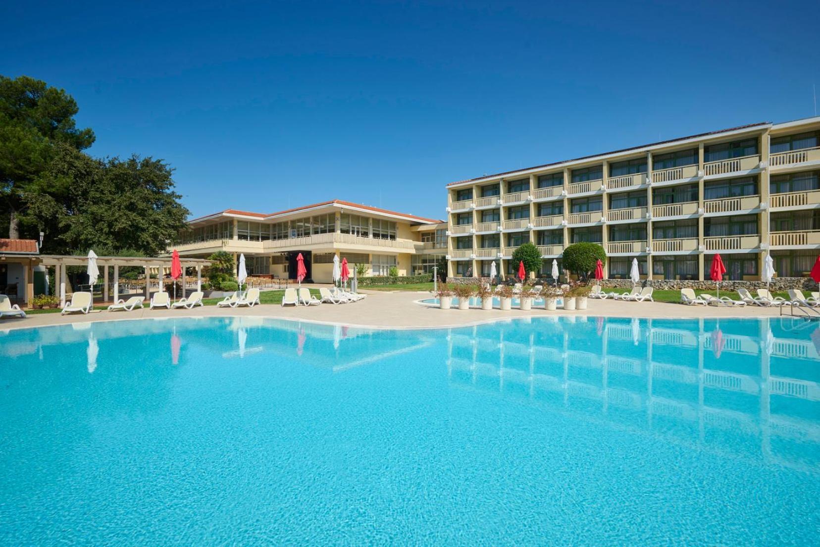 Hotel Aurora Plava Laguna Umago Esterno foto