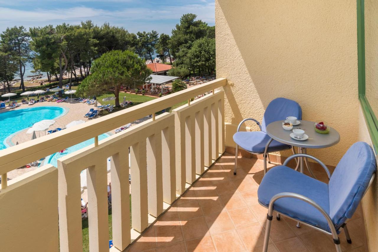Hotel Aurora Plava Laguna Umago Esterno foto